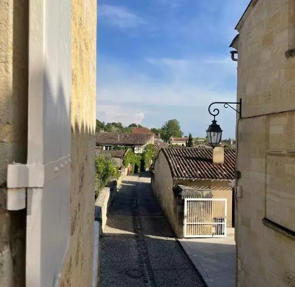 Hotelli La Maison Du Clocher