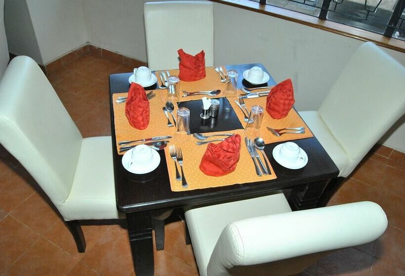 هتل Morendat Training And Conference Centre