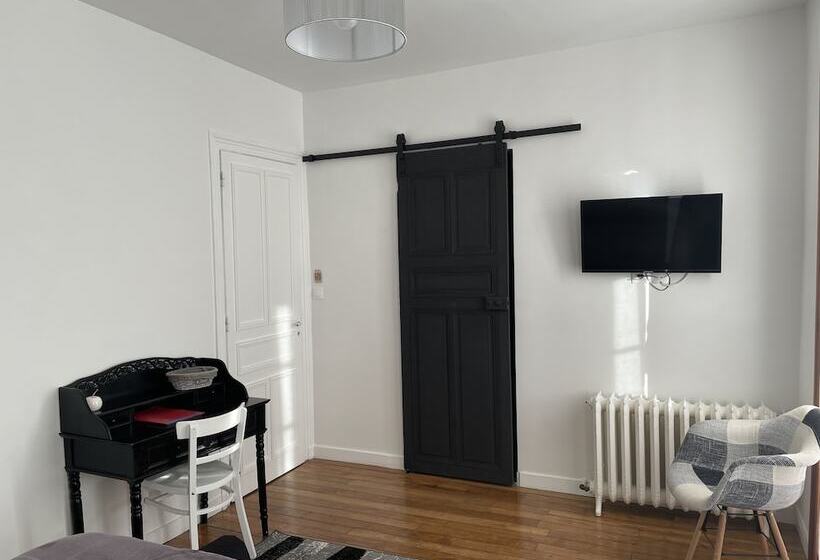 פנסיון Les Hotes D’eloise