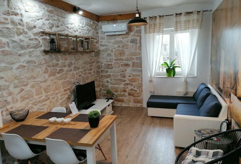 Rustic Apartment In Rural Village Near Krka Park