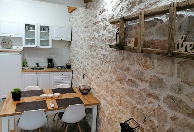 Rustic Apartment In Rural Village Near Krka Park