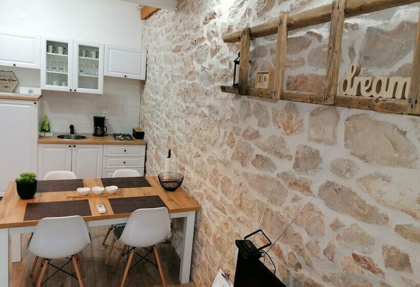Rustic Apartment In Rural Village Near Krka Park