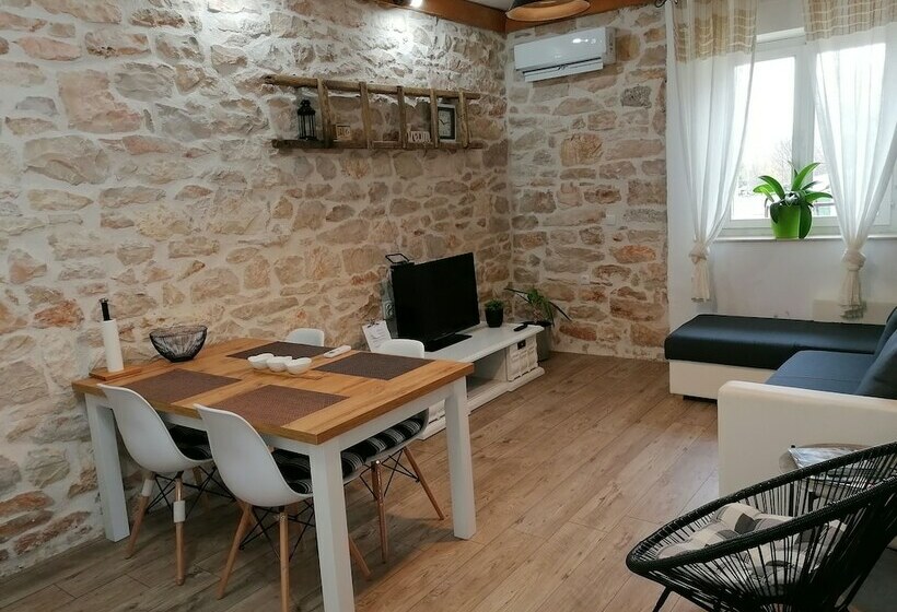 Rustic Apartment In Rural Village Near Krka Park