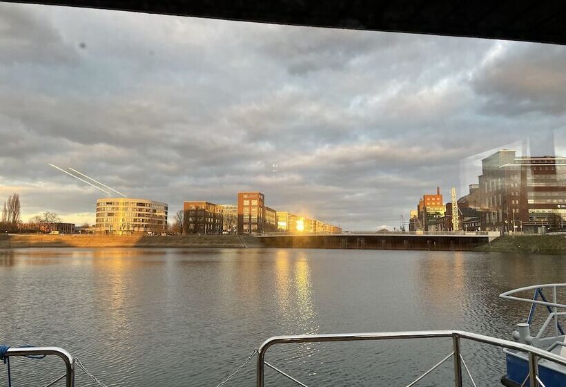 בית מלון כפרי Hausboot Lore