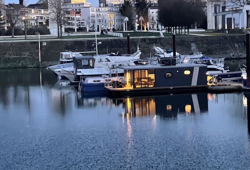 בית מלון כפרי Hausboot Lore