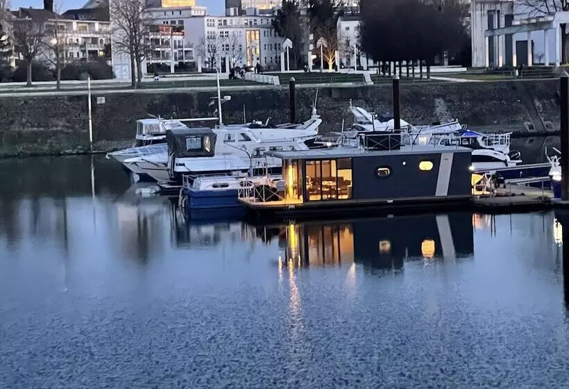 Hotelli Hausboot Lore