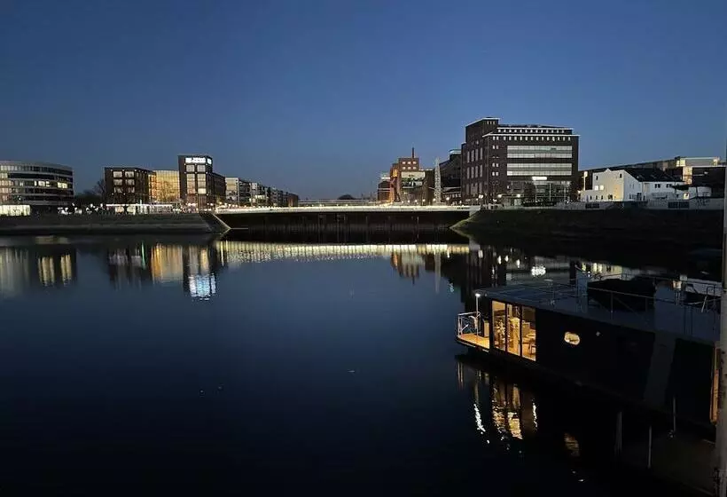 Hotelli Hausboot Lore