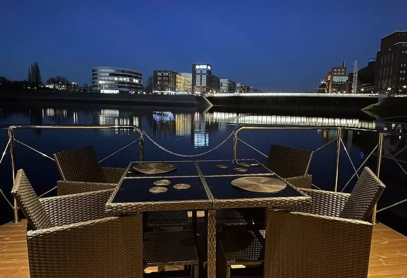 Hotelli Hausboot Lore