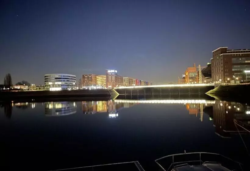 Hotelli Hausboot Lore