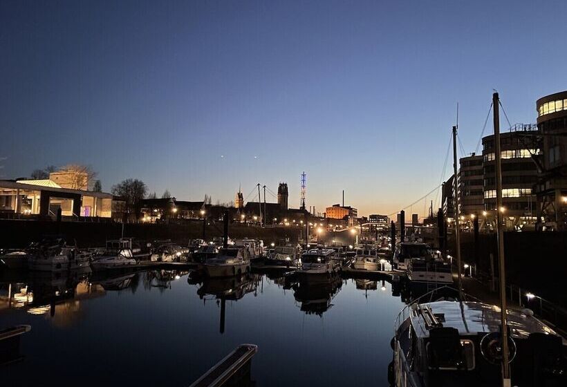 בית מלון כפרי Hausboot Lore