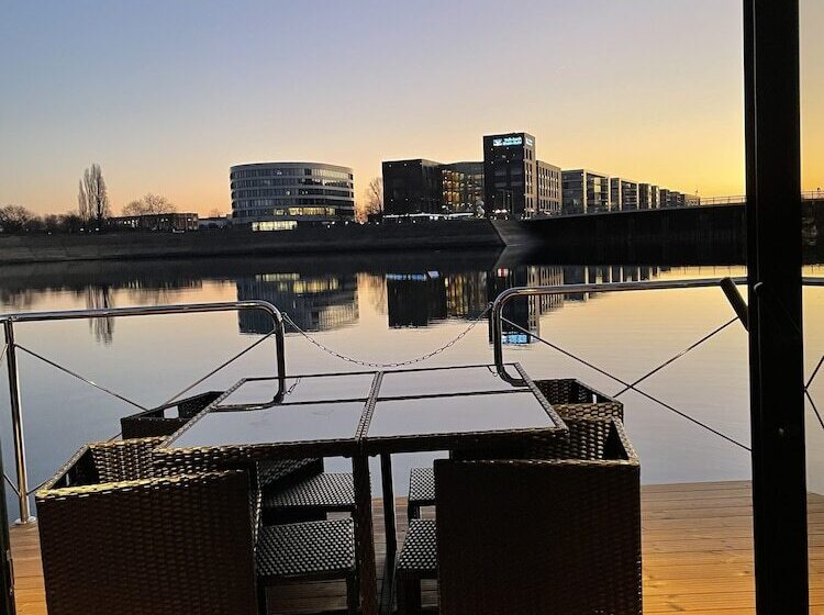 בית מלון כפרי Hausboot Lore