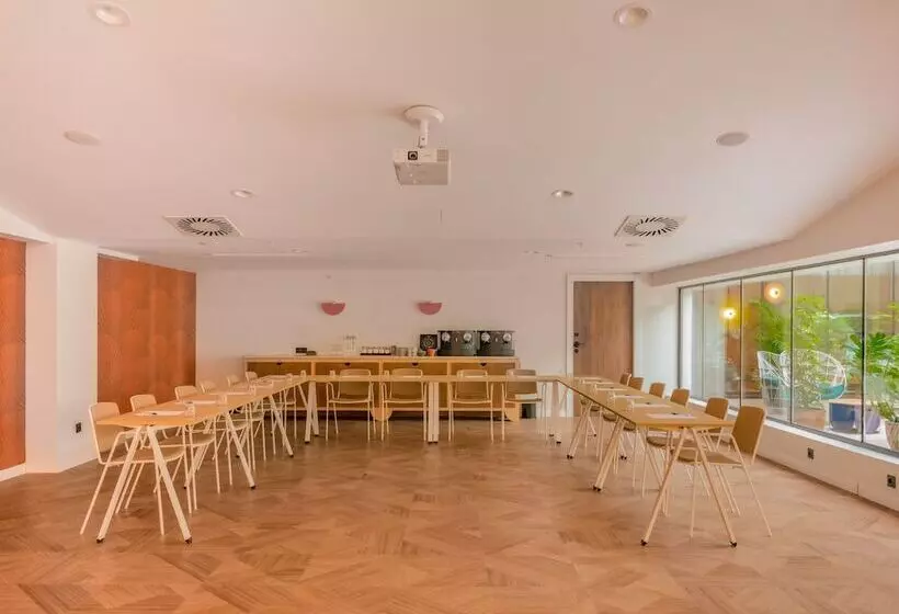 Hotelli Ibis Styles Sevilla City Santa Justa