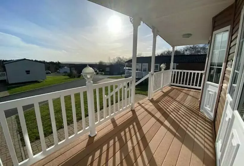 Hotelli Remarkable 2bed Lodge In Morpeth With Hot Tub