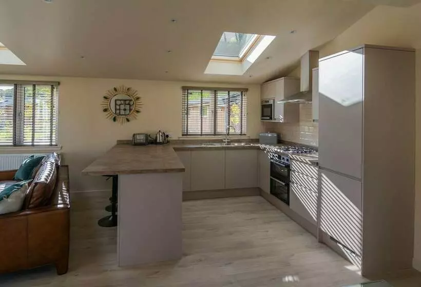 هتل Rowan Lodge, Sleep 6, Hot Tub, Pet Friendly