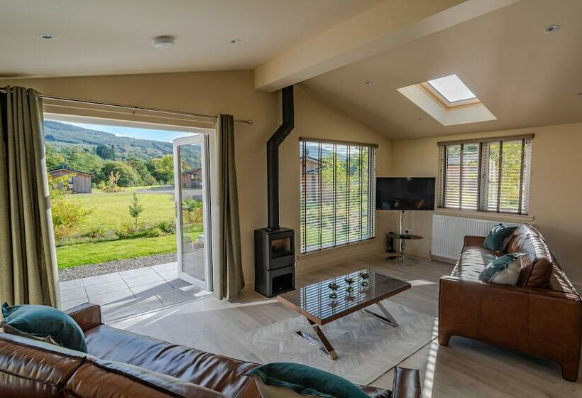 Hotelli Rowan Lodge, Sleep 6, Hot Tub, Pet Friendly