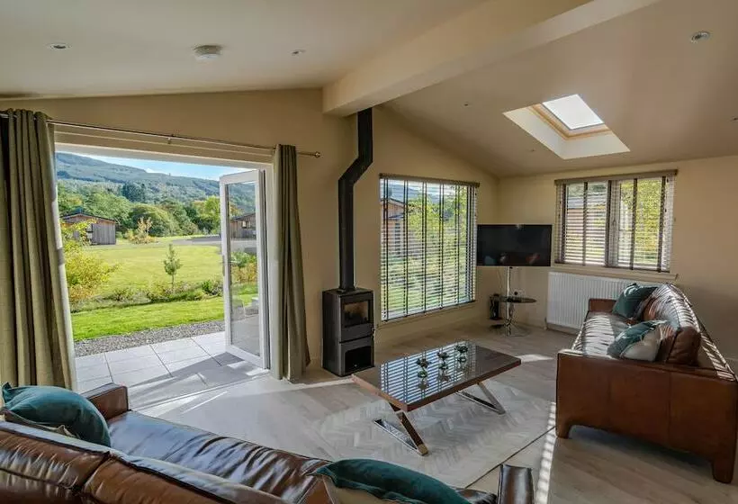 هتل Rowan Lodge, Sleep 6, Hot Tub, Pet Friendly