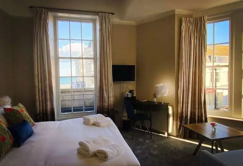 پانسیون Chapter 1 Hotels