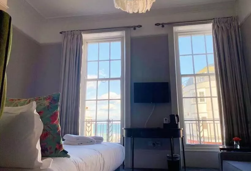 پانسیون Chapter 1 Hotels