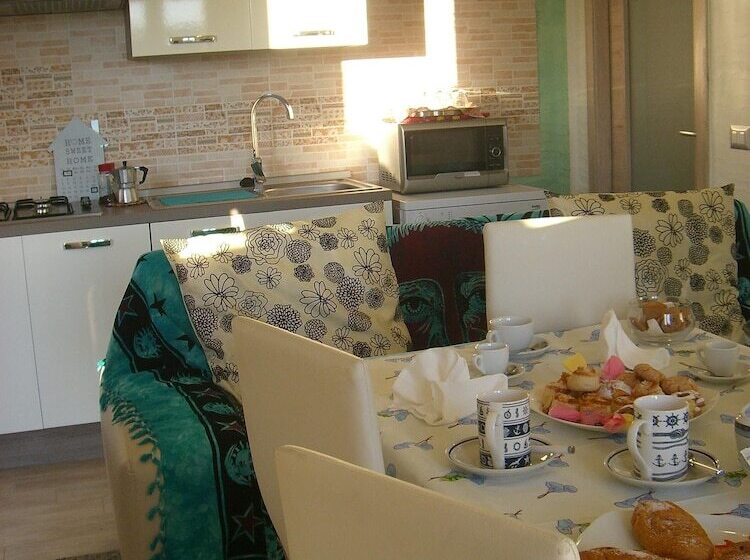 פנסיון Room In Guest Room   S Olivariu Village Affittacamere   King Room With Roll In Shower