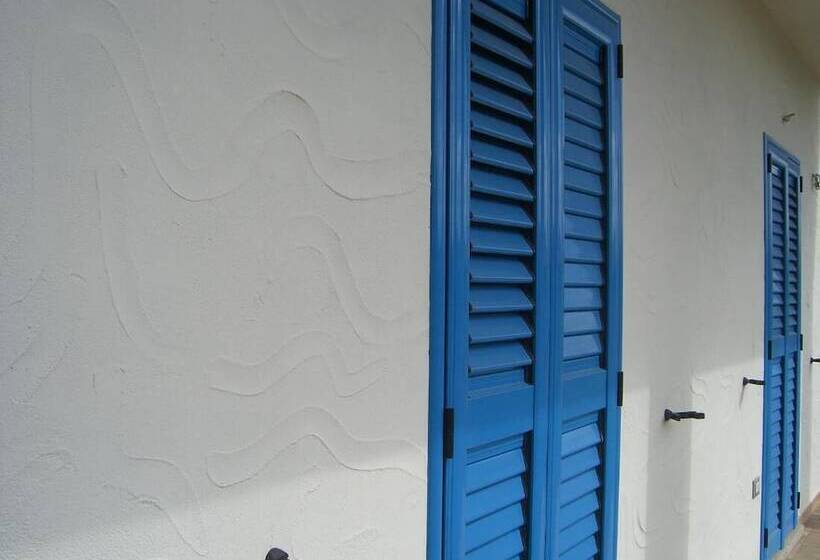 פנסיון Room In Guest Room   S Olivariu Village Affittacamere   King Room With Roll In Shower