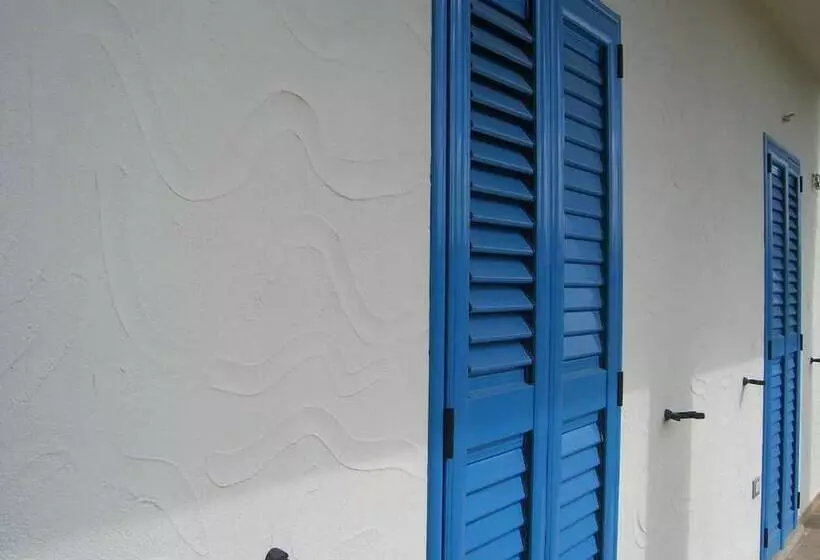 ペンション Room In Guest Room   S Olivariu Village Affittacamere   King Room With Roll In Shower