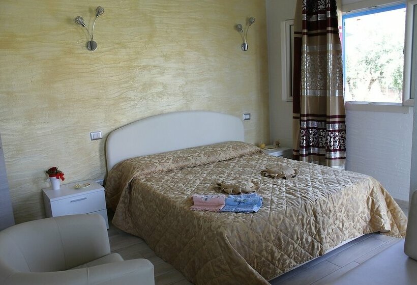 פנסיון Room In Guest Room   S Olivariu Village Affittacamere   King Room With Roll In Shower