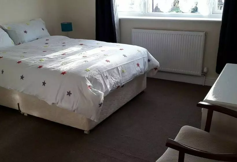 Residenssi Homely 4 Bed House In Manchester