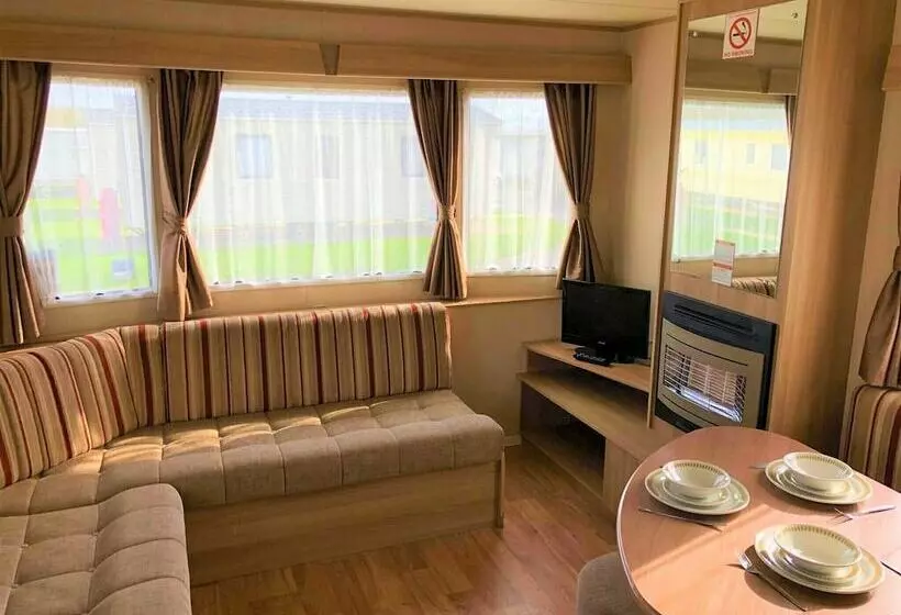 استراحتگاه Golden Anchor Holiday Park