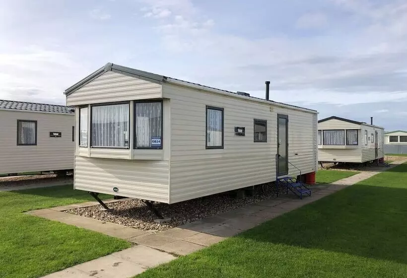 استراحتگاه Golden Anchor Holiday Park