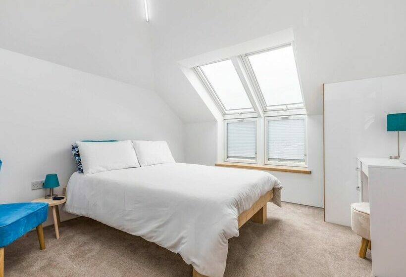 West Sussex Home By The Sea  Great For Goodwood