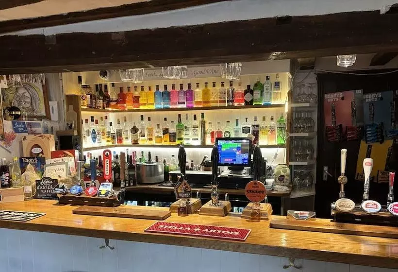 ベッドアンドブレックファースト The Half Moon Inn