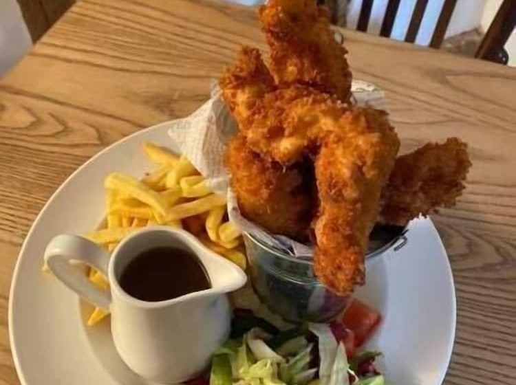 مبيت وإفطار The Half Moon Inn