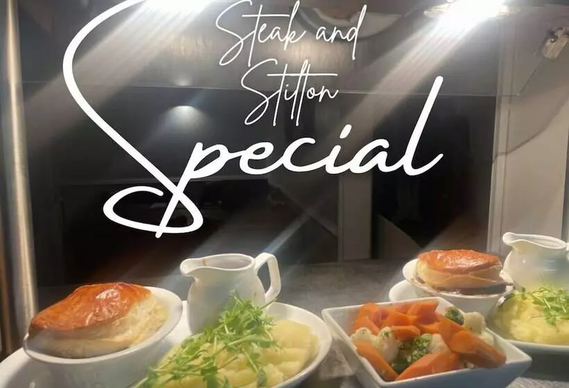 ベッドアンドブレックファースト The Half Moon Inn