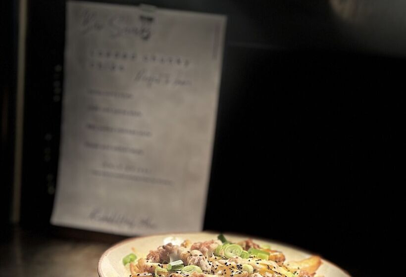 مبيت وإفطار The Half Moon Inn