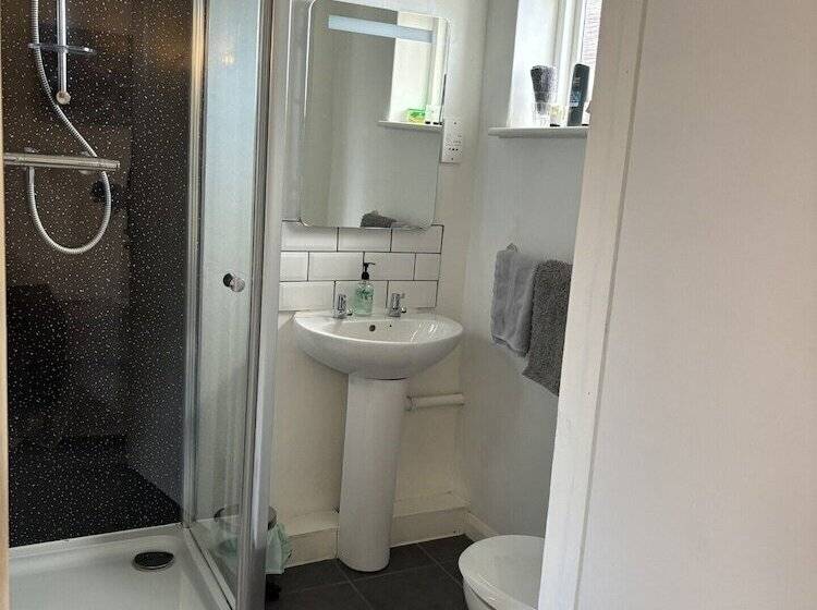 مبيت وإفطار The Half Moon Inn