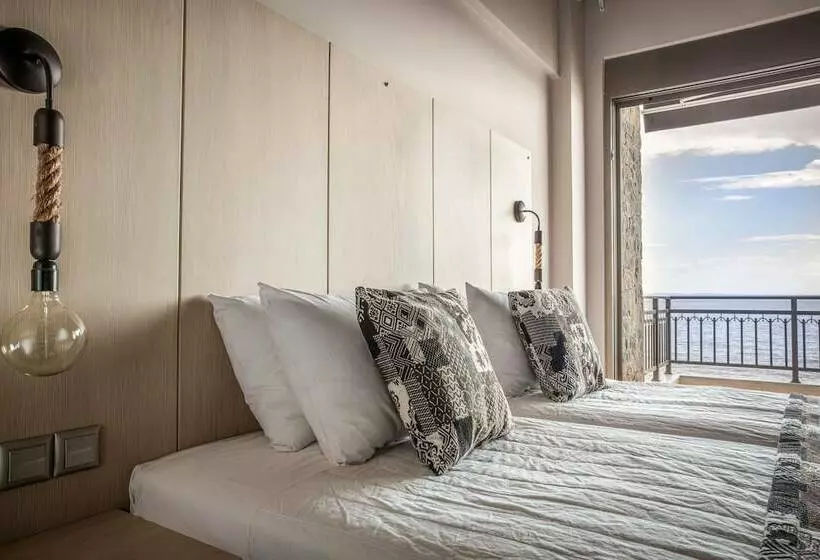 Royalty Suites Seaside