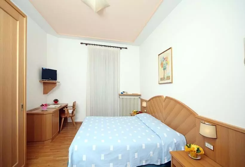 Aamiaismajoitus (B&B) Dolomiti Pinzolo