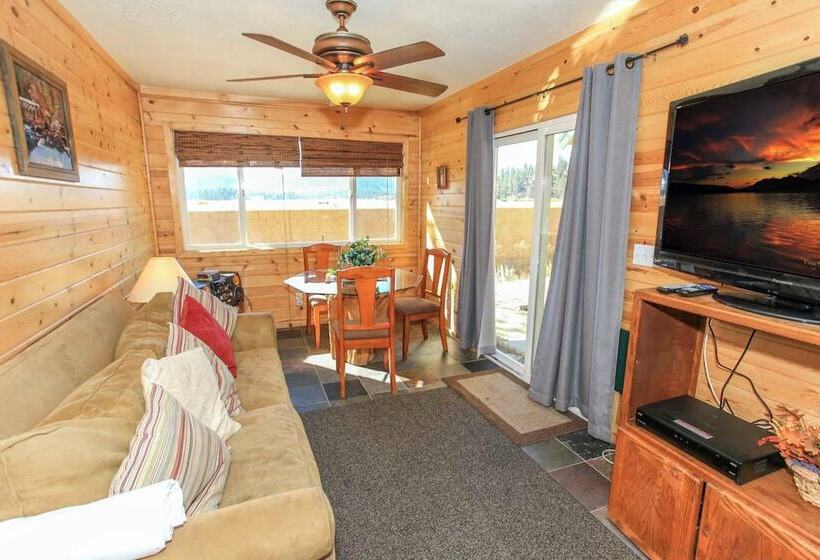 Fawnskin Lakeside Cabin