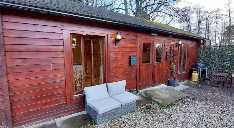 Beautiful 1 Bed Log Cabin In Retford Close To A1