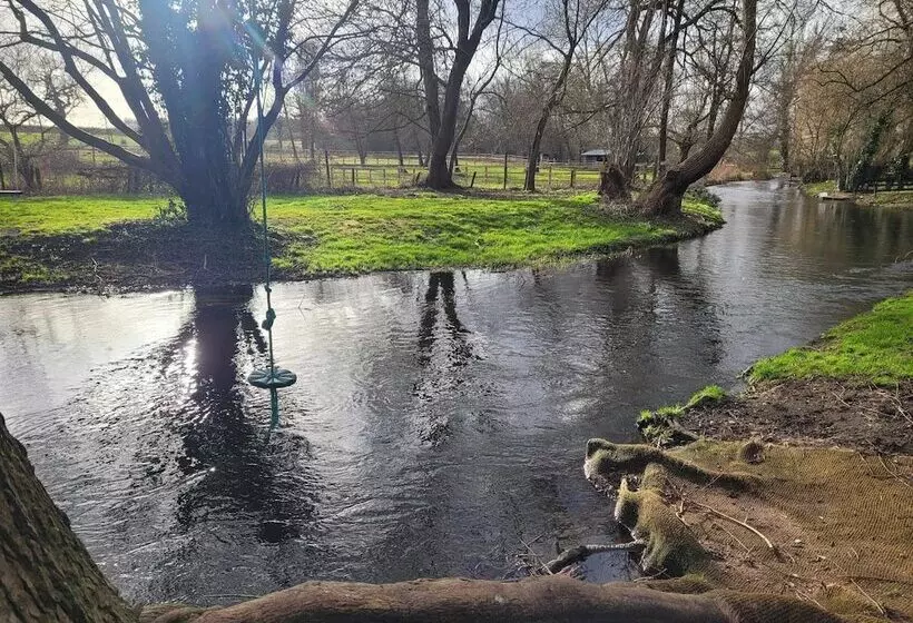 Beautiful 1 Bed Log Cabin In Retford Close To A1