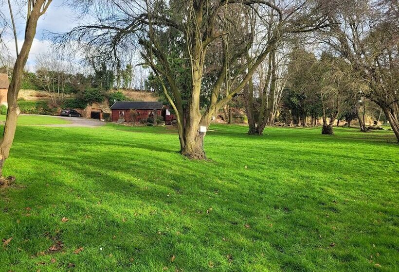 Beautiful 1 Bed Log Cabin In Retford Close To A1