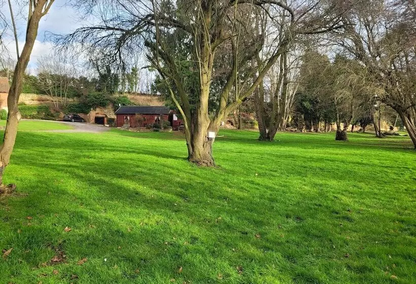 Beautiful 1 Bed Log Cabin In Retford Close To A1