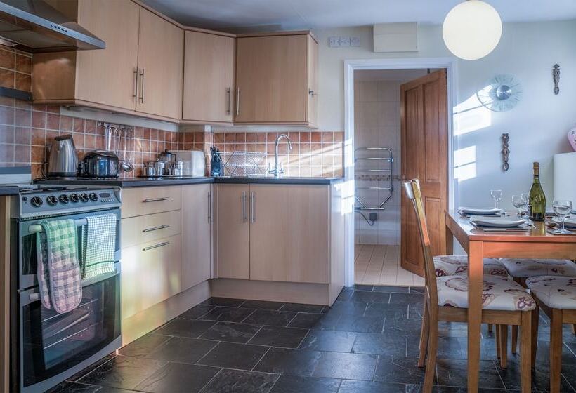 Lilac Cottage   1 Bed Cottage   Amroth