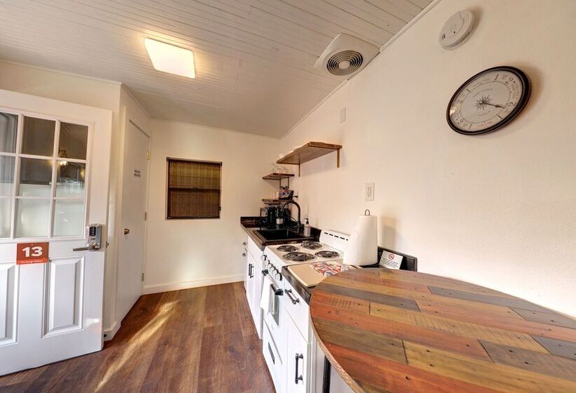 汽车旅馆 The Seaview Cottages