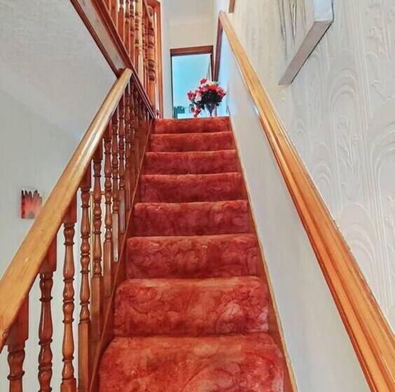 إقامة Garfield Villa Beautiful 4 Bed House In Gillingham