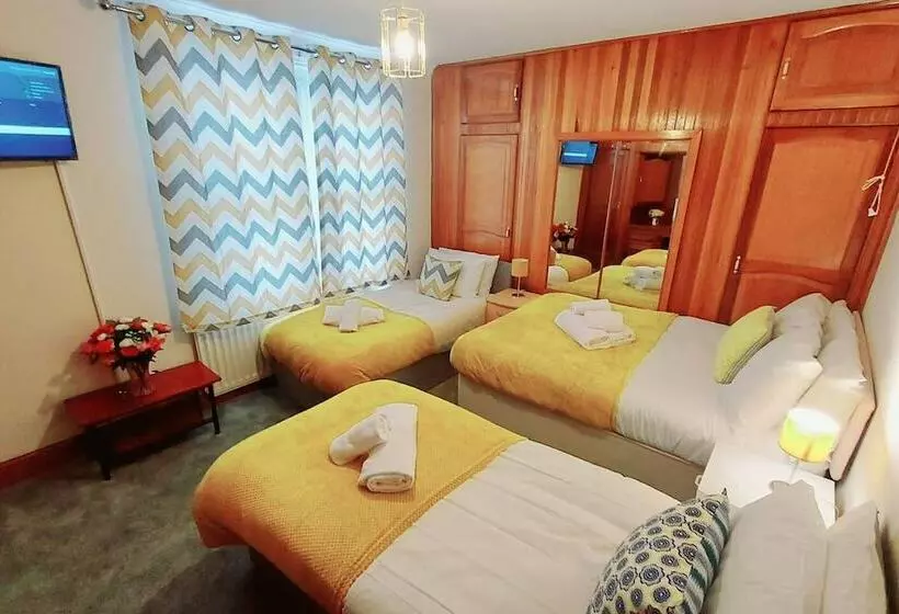 レジデンス Garfield Villa Beautiful 4 Bed House In Gillingham