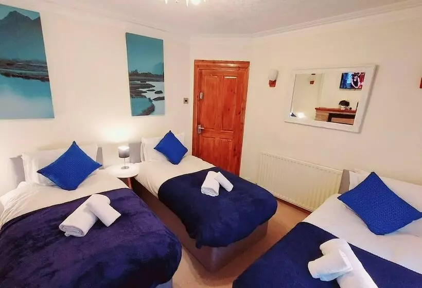 レジデンス Garfield Villa Beautiful 4 Bed House In Gillingham