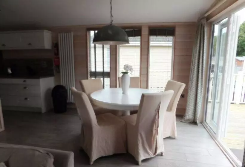 レジデンス Lovely 5 Berth Lodge In North Walsham