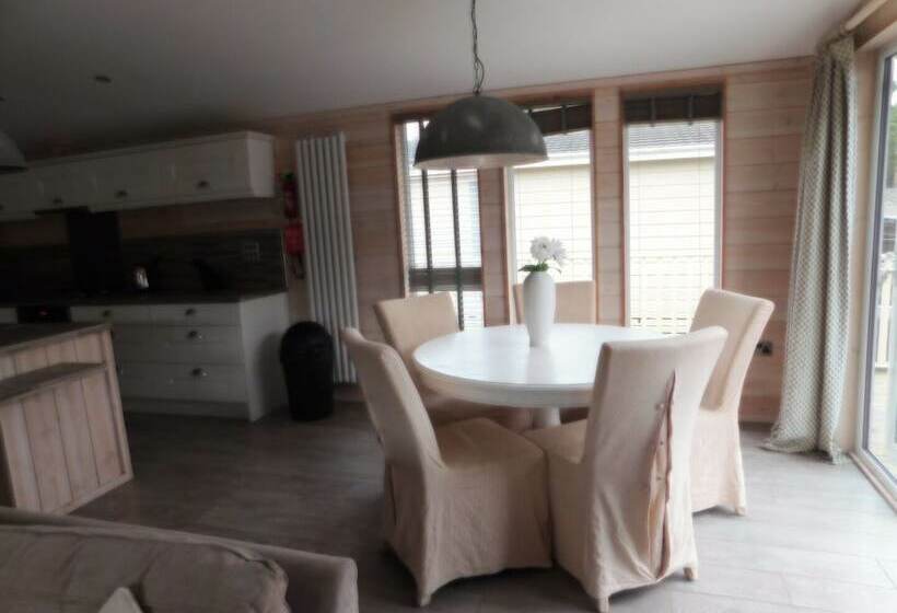 דירת נופש Lovely 5 Berth Lodge In North Walsham