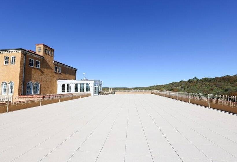 בית מלון כפרי The Crazy Water